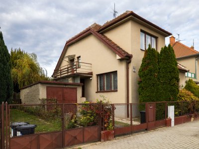 Vícegenerační RD 5+2 s velkou zahradou