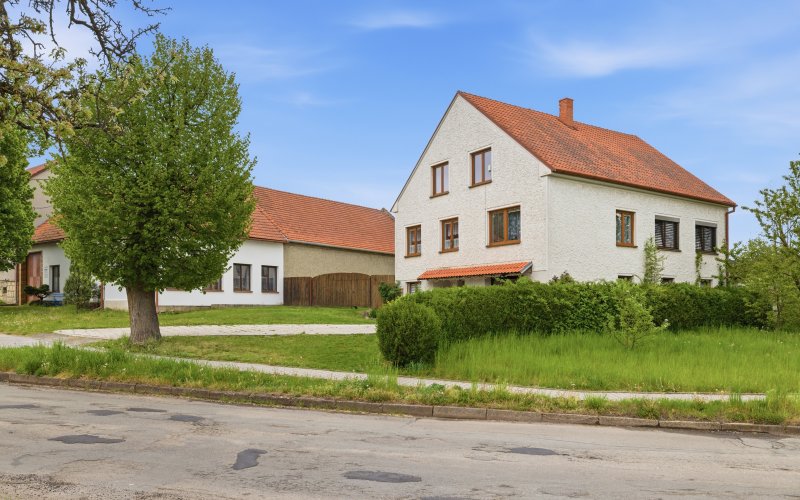 Samostatně stojící RD 4+1 s pozemkem 1 813 m²